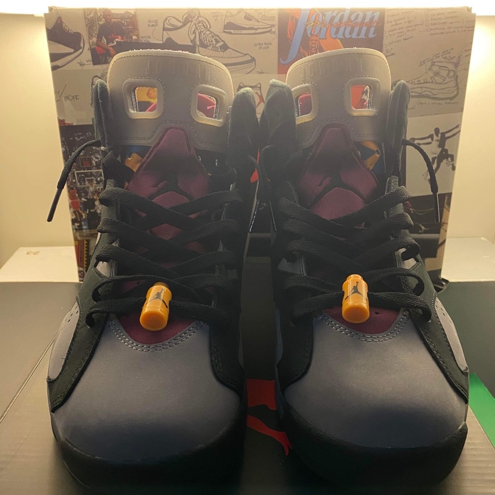 Bordeaux 6’s size 9. Only worn once